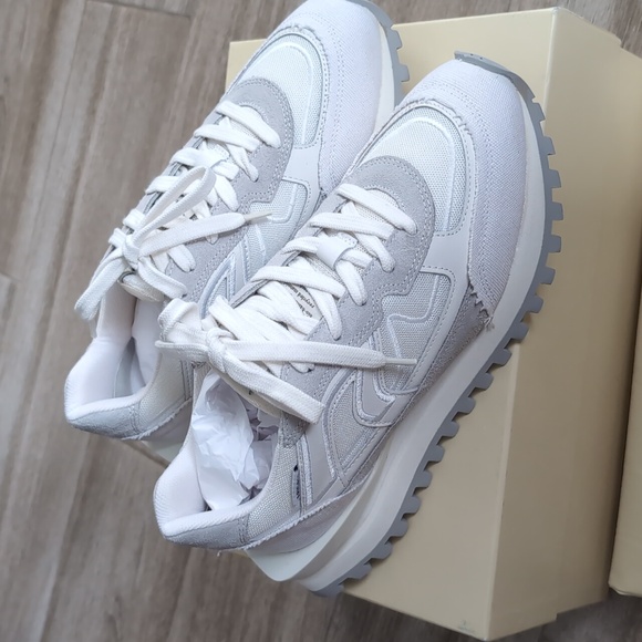 NIB Axel Arigato Sonar Sneakers - Picture 2 of 15